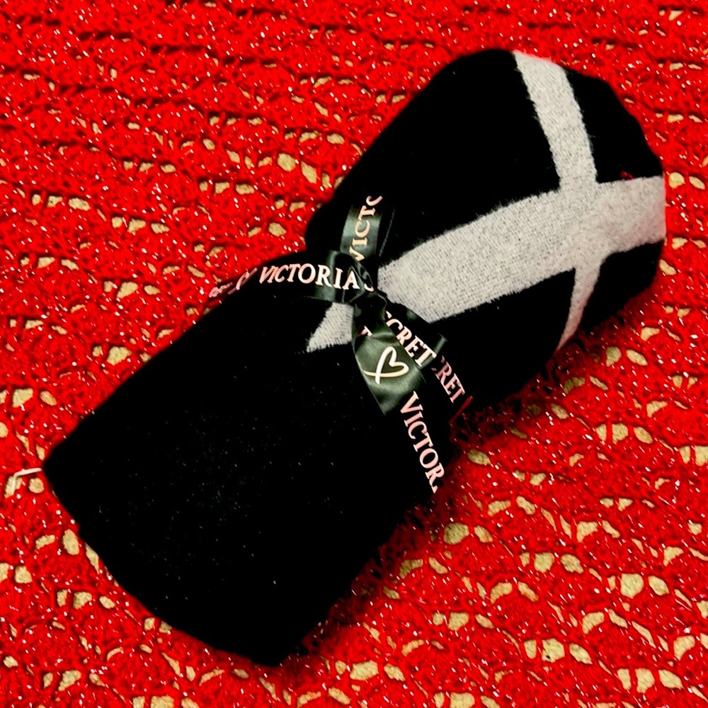 Victoria Secret Limited Edition Throw Blanket